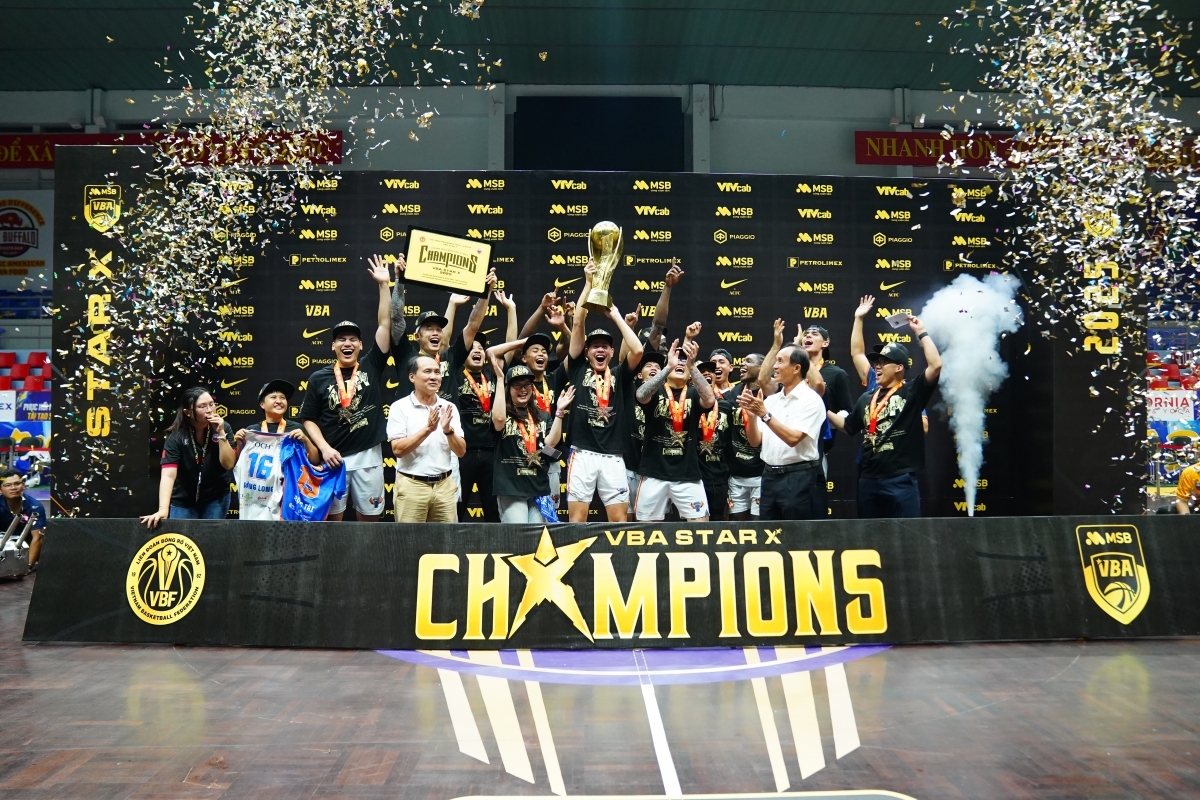 Hanoi Buffaloes lần đầu tiên vô địch giải bóng rổ chuyên nghiệp VBA