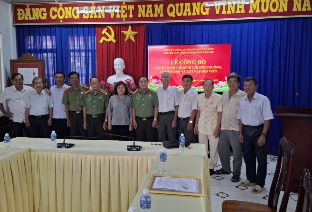 Cần Thơ: Công bố quyết định chỉ định Chi hội trưởng Hội Cựu CAND phường Tân Lộc