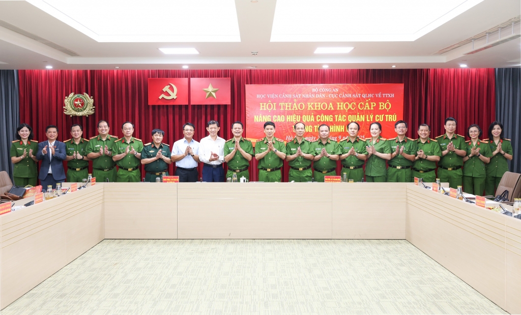 Nâng cao hiệu quả quản lý cư trú trong tình hình mới