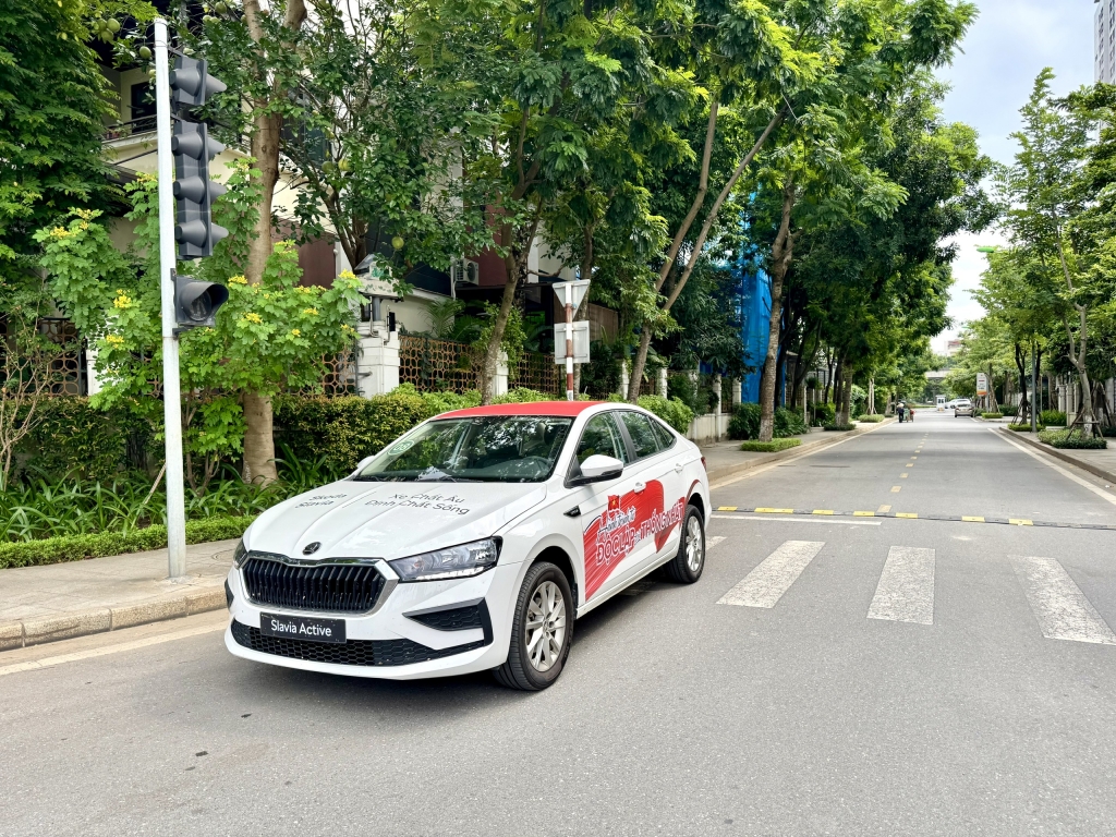 Đánh giá Skoda Slavia Active: Xe số sàn nhàn như xe số tự động