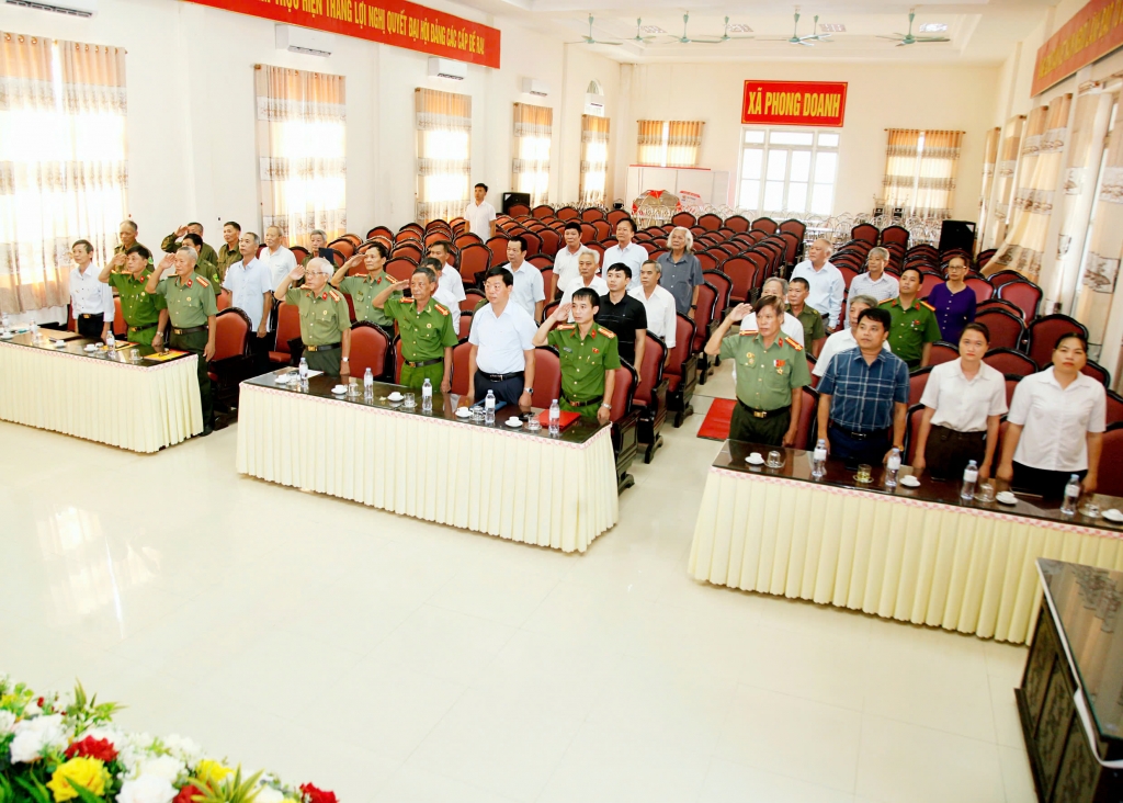 Ninh Bình: Công bố quyết định thành lập Chi hội và kết nạp hội viên Cựu CAND xã Phong Doanh