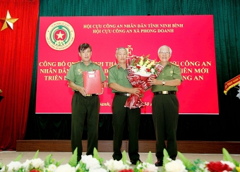 Ninh Bình: Công bố quyết định thành lập Chi hội và kết nạp hội viên Cựu CAND xã Phong Doanh