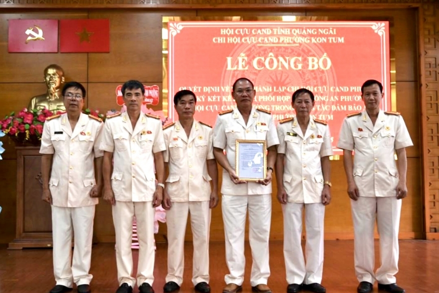 Công bố quyết định thành lập Chi hội Cựu CAND phường Kon Tum