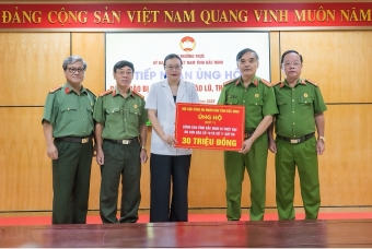 Hội Cựu CAND tỉnh Bắc Ninh ủng hộ đồng bào bị thiệt hại do bão lũ gây ra