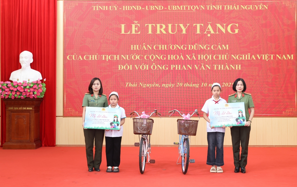 Vinh danh tấm gương quên mình cứu người trong lũ dữ ở Thái Nguyên