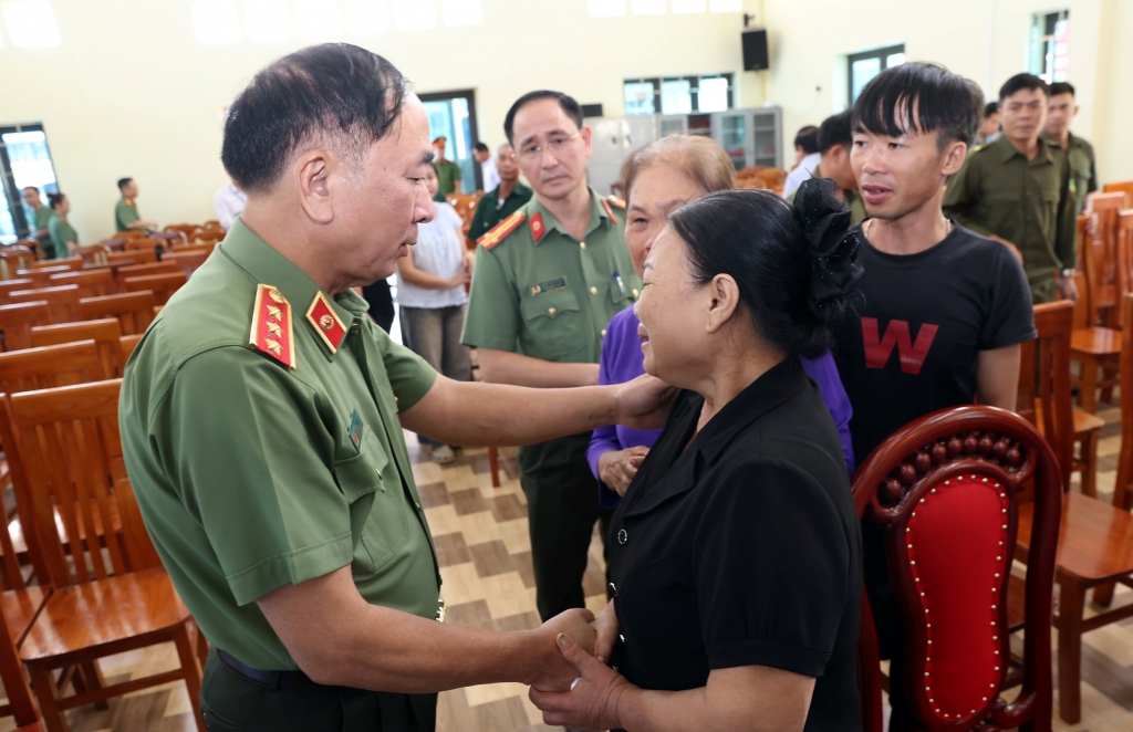 Vinh danh tấm gương quên mình cứu người trong lũ dữ ở Thái Nguyên