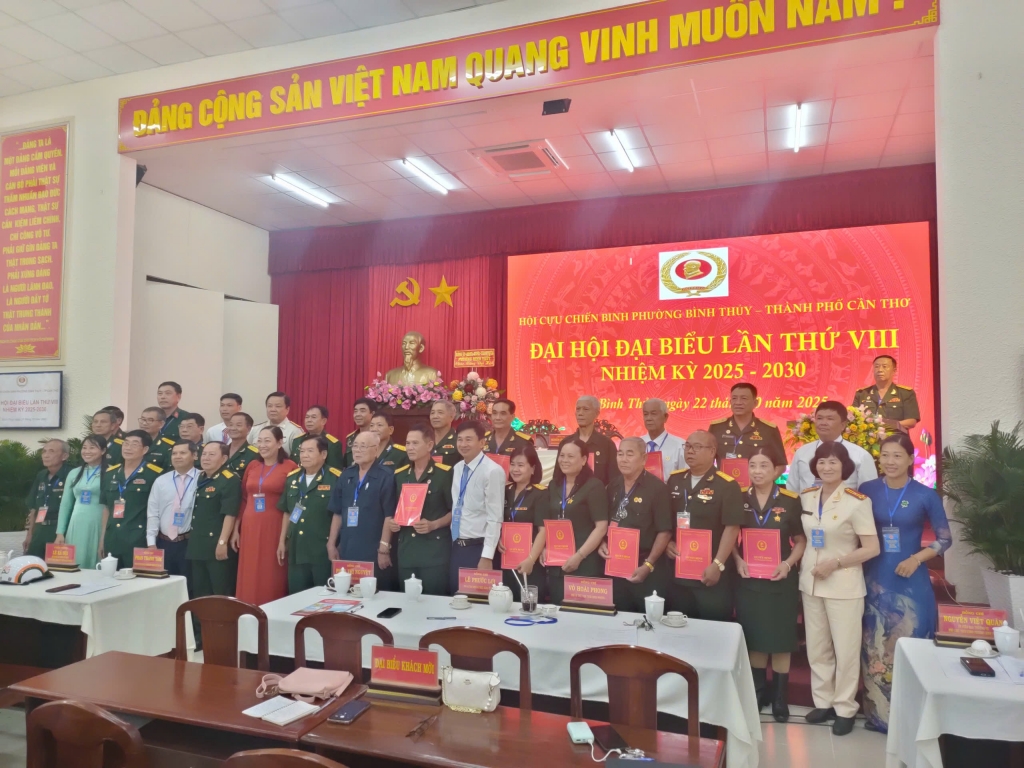 Các Chi hội Cựu CAND TP Cần Thơ tiếp tục thực hiện chương trình phối hợp với Hội Cựu Chiến binh cùng cấp