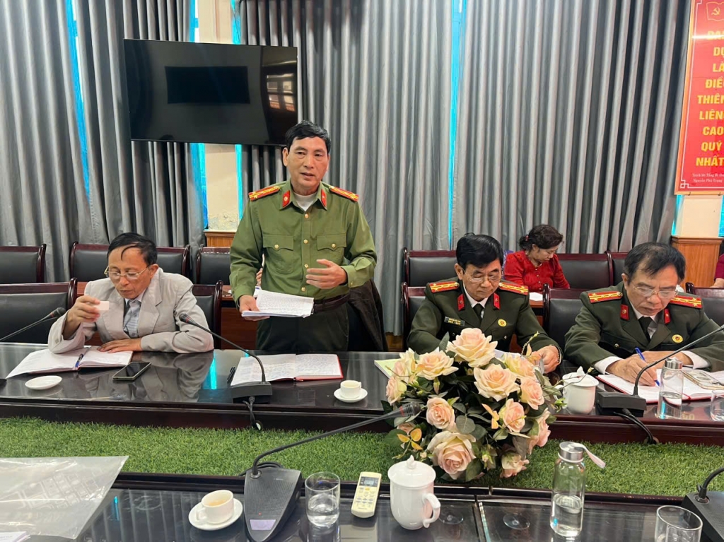 Ninh Bình: Chi hội Cựu CAND phường Phủ Lý đóng góp ý kiến vào dự thảo Văn kiện trình Đại hội Đảng lần thứ XlV