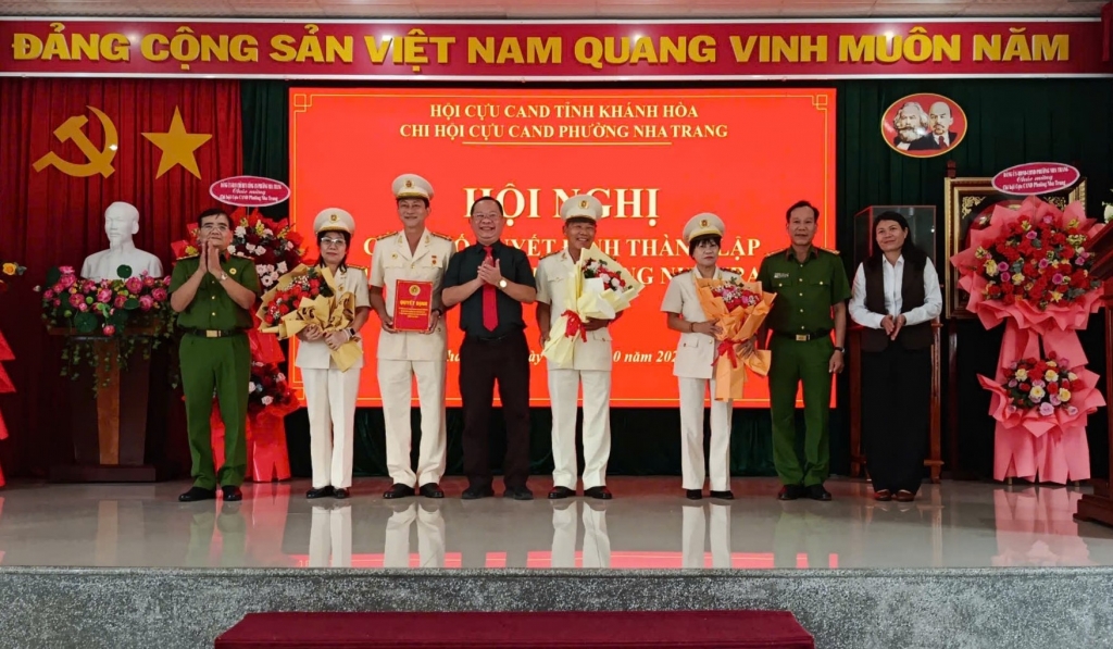 Khánh Hòa: Công bố quyết định thành lập Chi hội Cựu CAND phường Nha Trang Khánh Hòa: Công bố quyết định thành lập Chi hội Cựu CAND phường Nha Trang