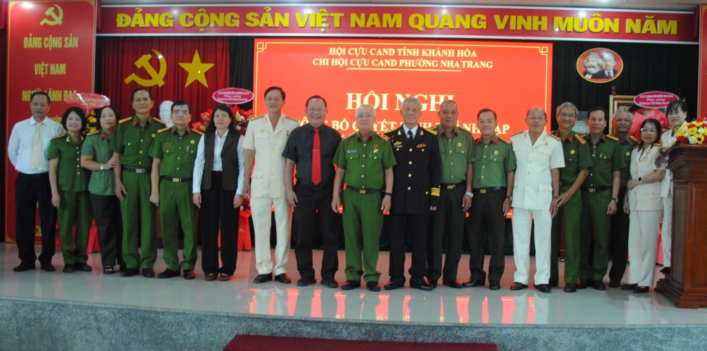 Khánh Hòa: Công bố quyết định thành lập Chi hội Cựu CAND phường Nha Trang Khánh Hòa: Công bố quyết định thành lập Chi hội Cựu CAND phường Nha Trang