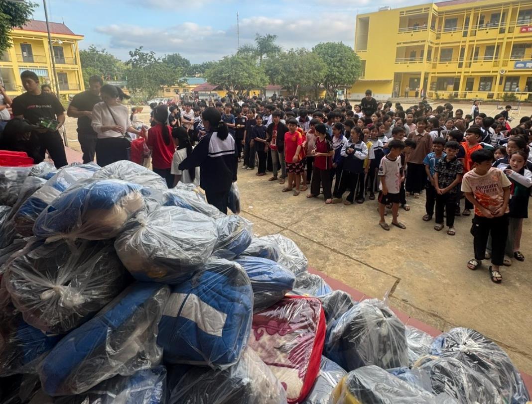 Thắm đượm nghĩa t&amp;#236;nh với người d&amp;#226;n v&amp;#249;ng lũ - Ảnh 1