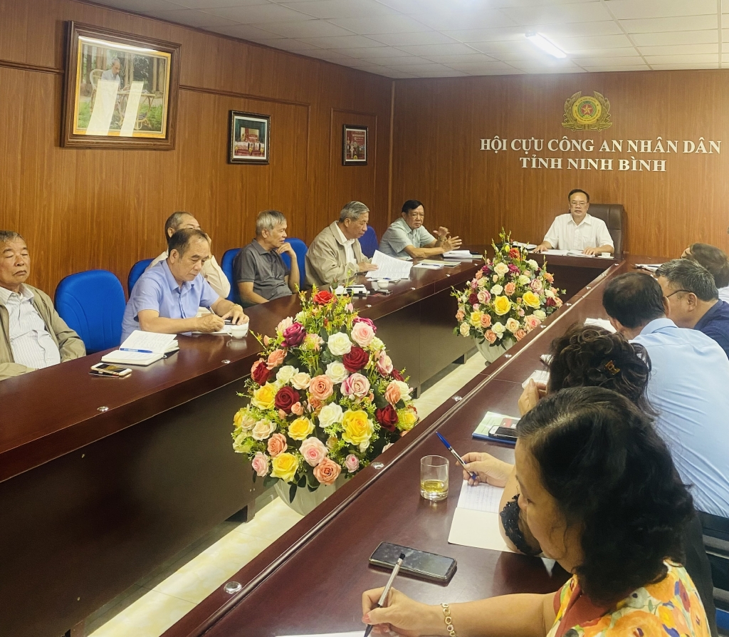 Hội Cựu CAND tỉnh Ninh Bình triển khai góp ý kiến vào dự thảo các văn kiện trình Đại hội XIV của Đảng Hội Cựu CAND tỉnh Ninh Bình triển khai góp ý kiến vào dự thảo các văn kiện trình Đại hội XIV của Đảng