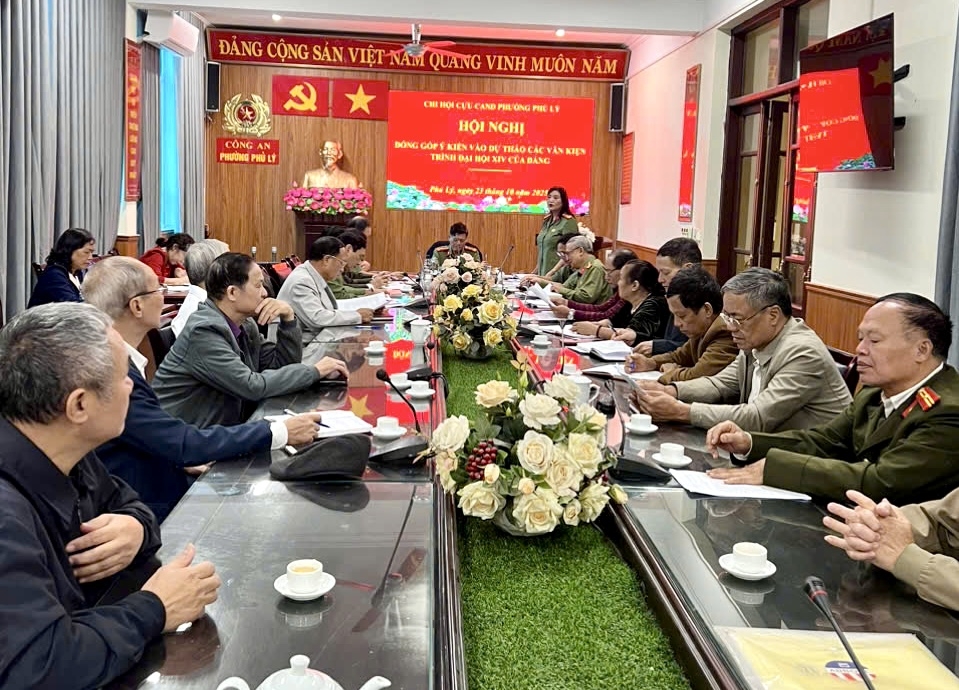 Hội Cựu CAND tỉnh Ninh Bình triển khai góp ý kiến vào dự thảo các văn kiện trình Đại hội XIV của Đảng Hội Cựu CAND tỉnh Ninh Bình triển khai góp ý kiến vào dự thảo các văn kiện trình Đại hội XIV của Đảng