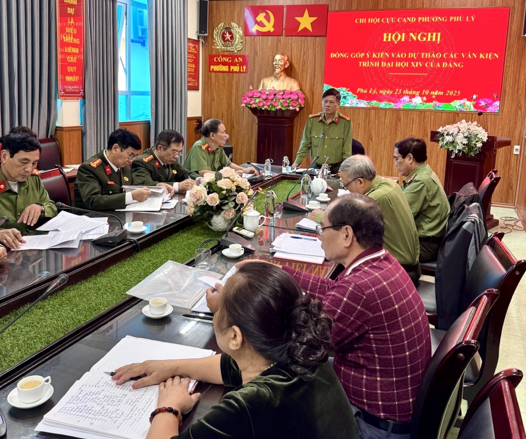 Hội Cựu CAND tỉnh Ninh Bình triển khai góp ý kiến vào dự thảo các văn kiện trình Đại hội XIV của Đảng Hội Cựu CAND tỉnh Ninh Bình triển khai góp ý kiến vào dự thảo các văn kiện trình Đại hội XIV của Đảng