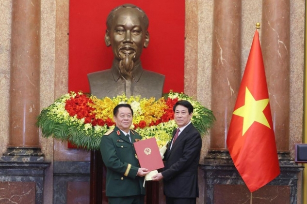 Thăng quân hàm Đại tướng và bổ nhiệm đồng chí Nguyễn Trọng Nghĩa giữ chức Chủ nhiệm Tổng cục Chính trị