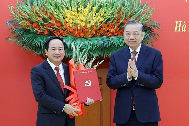 Công bố Quyết định của Bộ Chính trị về công tác cán bộ