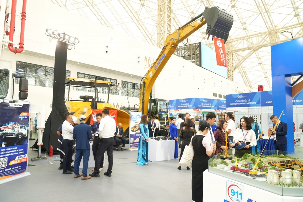 Khai mạc tuần lễ công nghiệp và công nghệ Việt Nam