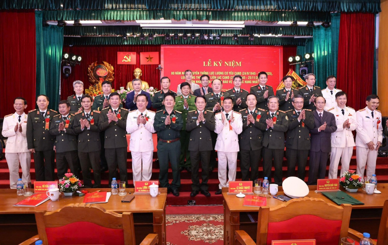 Kỷ niệm 80 năm Ngày truyền thống lực lượng viễn thông và cơ yếu CAND và đón nhận Huân chương Bảo vệ Tổ quốc hạng Nhất -0