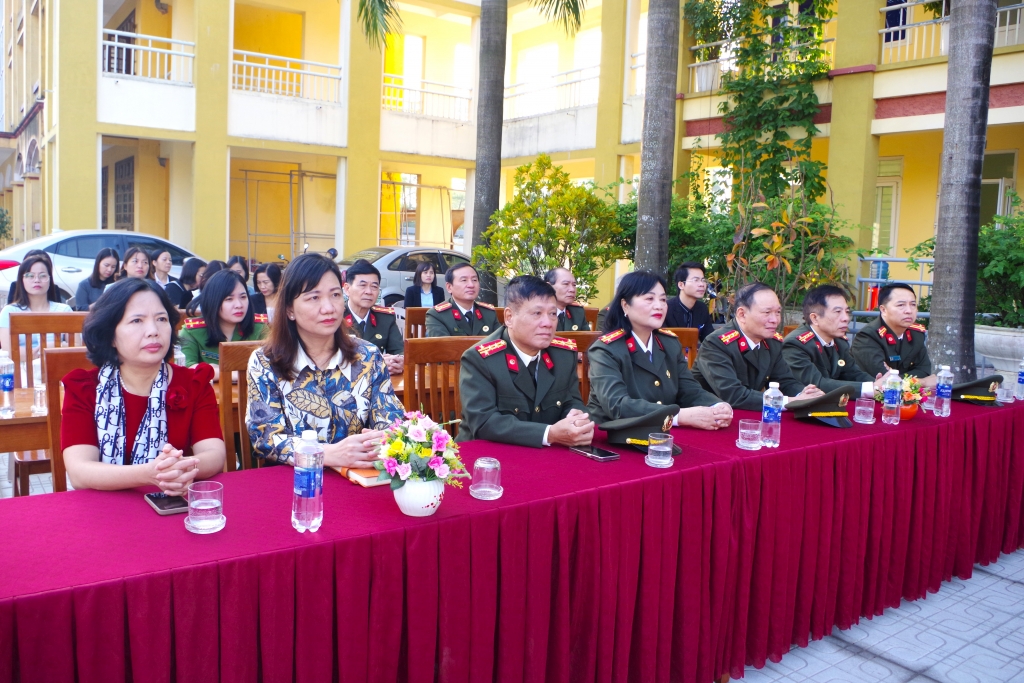 Tuyên truyền kiến thức pháp luật về PCCC và CNCH cho học sinh Trường THPT B Phủ Lý