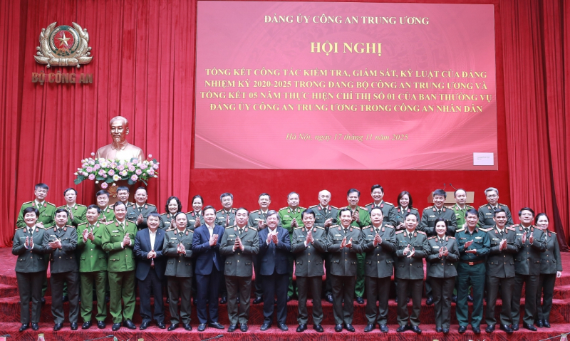 Xây dựng cán bộ kiểm tra các cấp trong CAND “trong sáng như gương, sắc bén như gươm” -0