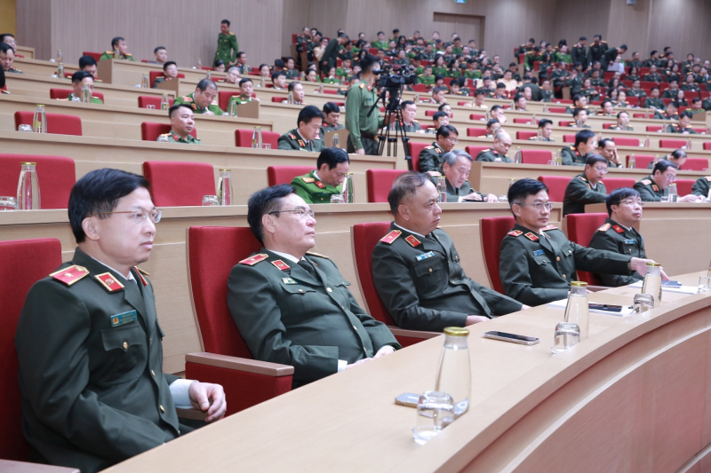 Xây dựng cán bộ kiểm tra các cấp trong CAND “trong sáng như gương, sắc bén như gươm” -1