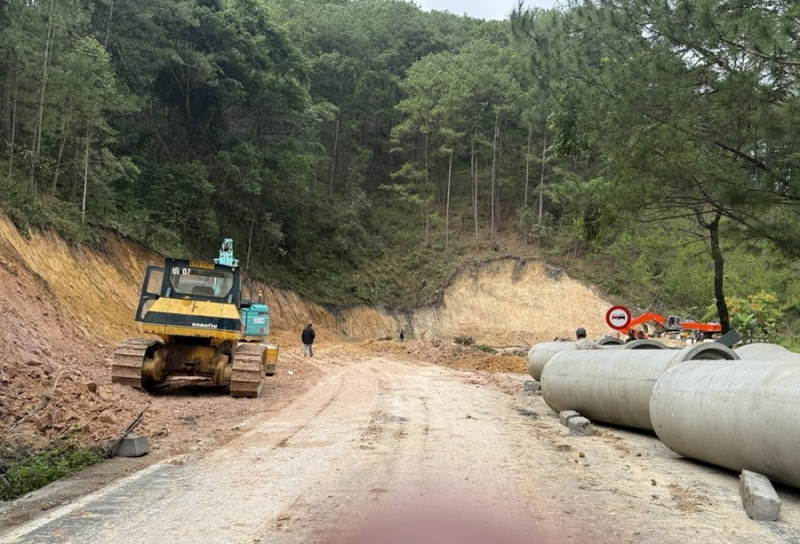 Bất ngờ tạm dừng khắc phục sự cố trên đèo Mimosa Đà Lạt -0