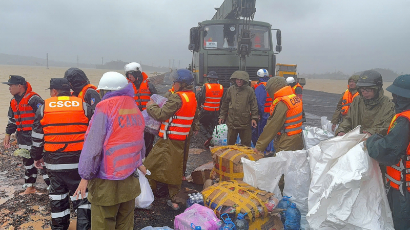 Lực lượng CAND ứng phó, khắc phục hậu quả mưa lũ với tinh thần trách nhiệm cao nhất -0