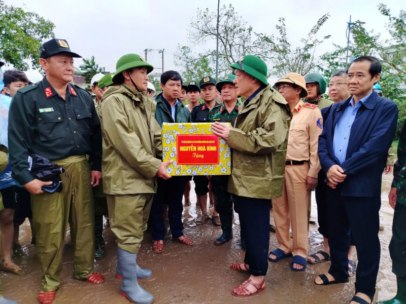 Lực lượng CAND ứng phó, khắc phục hậu quả mưa lũ với tinh thần trách nhiệm cao nhất -0
