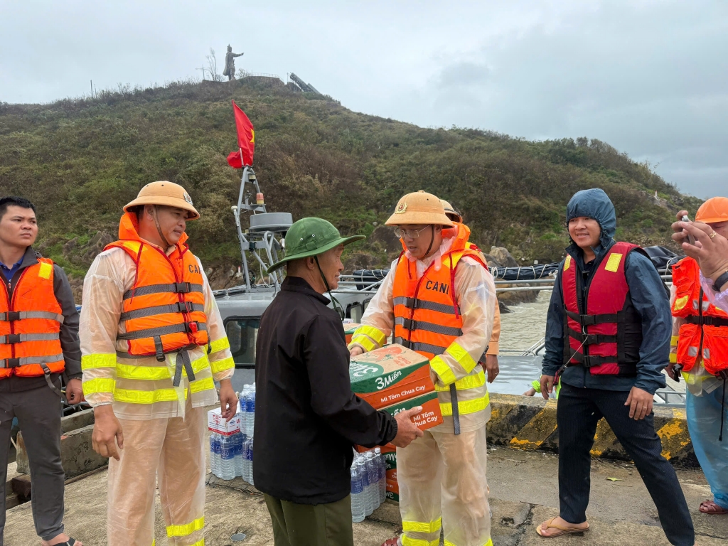 Chung tay vượt qua bão lũ: Toàn Trung và hành trình hướng về Quy Nhơn