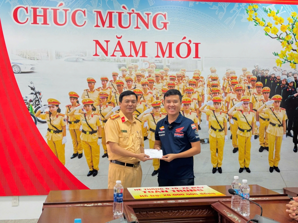 Chung tay vượt qua bão lũ: Toàn Trung và hành trình hướng về Quy Nhơn