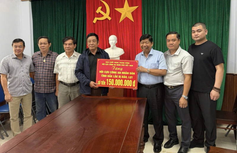 Nghĩa tình đồng đội đến với các đồng chí cựu CAND Đắk Lắk, Khánh Hoà -0