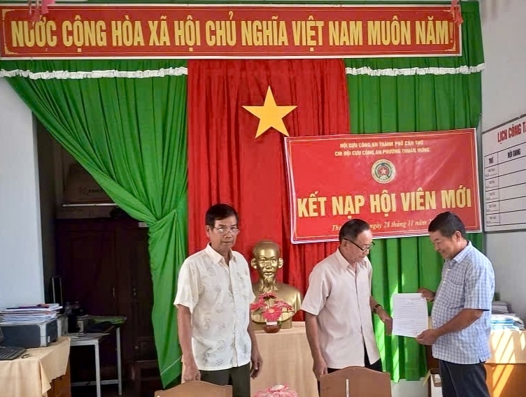 Cần Thơ: Chi hội Cựu CAND phường Thuận Hưng chú trọng phát triển hội viên mới