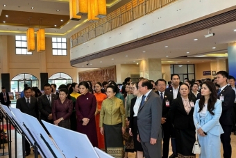 Phu nhân Ngô Phương Ly dự Khai mạc Tuần phim Việt Nam và Triển lãm ảnh Việt Nam-Lào