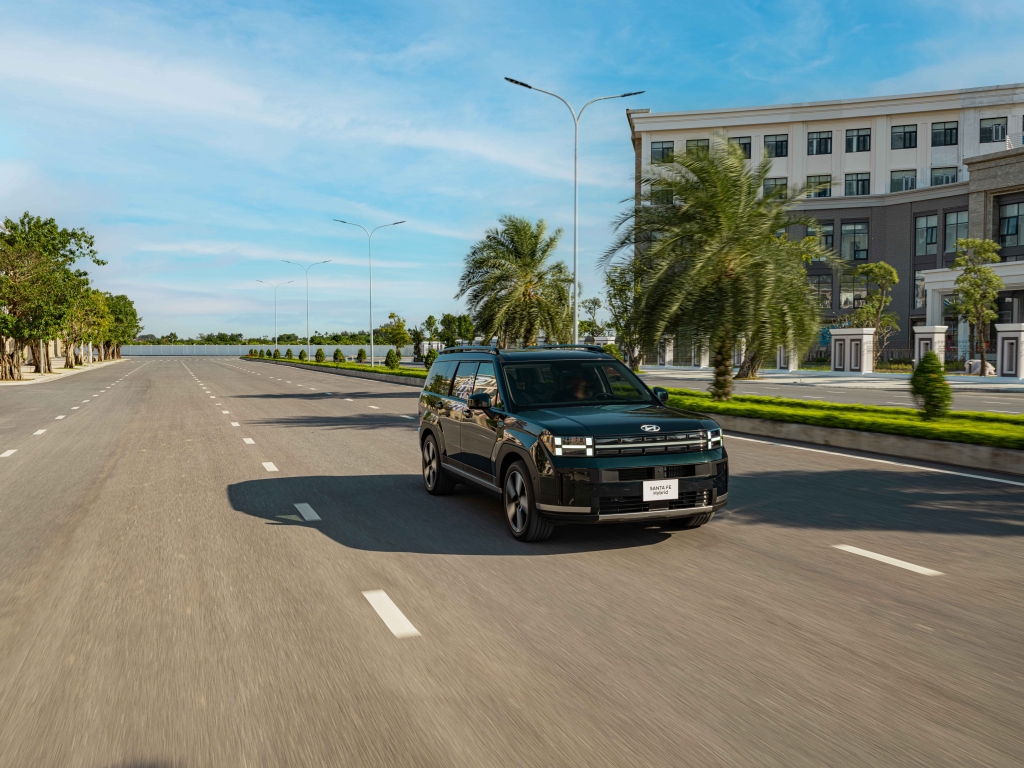 Hyundai Santa Fe Hybrid ra mắt thị trường Việt Nam