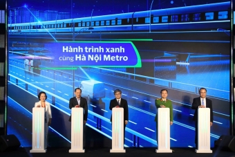 Khách đi metro Cát Linh - Hà Đông không cần mang tiền mặt