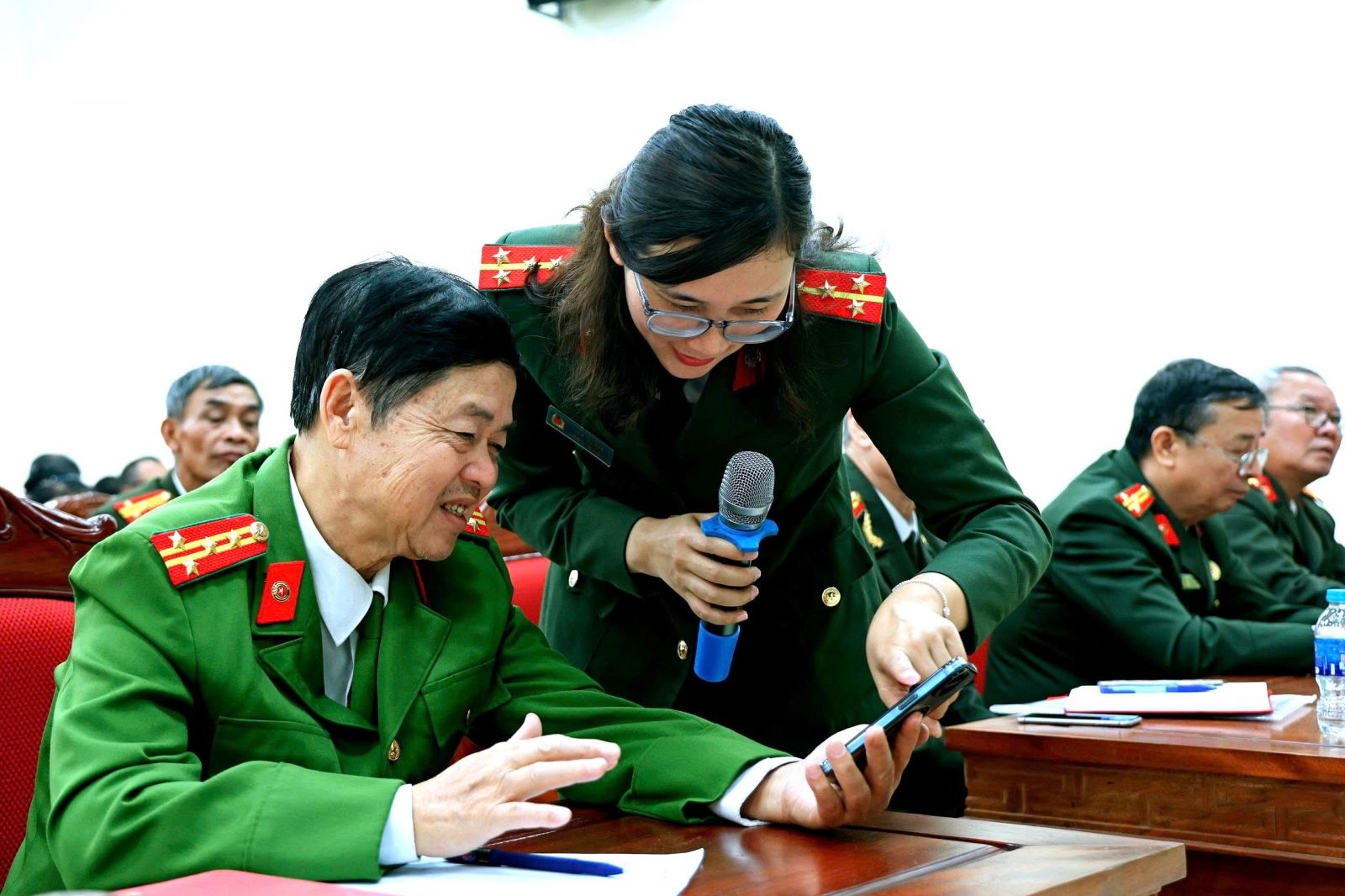 Triển khai phong trào “Bình dân học vụ số” trong cán bộ, hội viên Hội Cựu CAND khu vực tỉnh Nam Định cũ