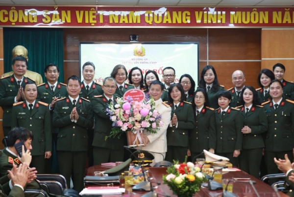 Công bố Quyết định về công tác cán bộ tại Cục Truyền thông CAND và Cục Khoa học, Chiến lược và Lịch sử Công an