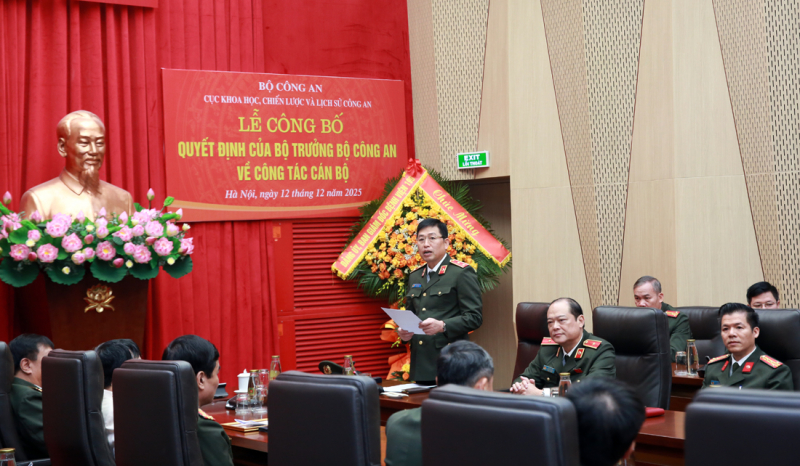 Công bố Quyết định về công tác cán bộ tại Cục Truyền thông CAND và Cục Khoa học, Chiến lược và Lịch sử Công an -0