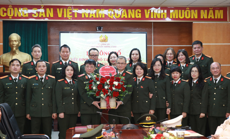 Công bố Quyết định về công tác cán bộ tại Cục Truyền thông CAND và Cục Khoa học, Chiến lược và Lịch sử Công an -1