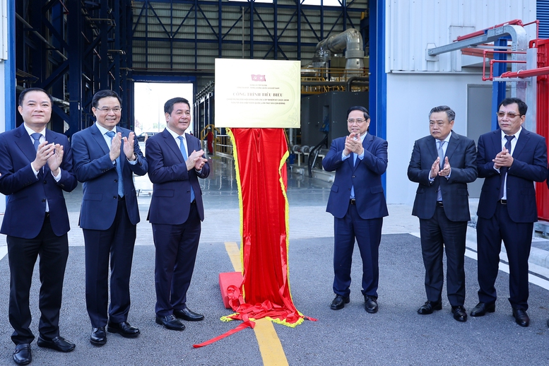 Thủ tướng khánh thành nhà máy điện LNG đầu tiên của Việt Nam – dự án kiểu mẫu, tiêu biểu về nhiều mặt -0