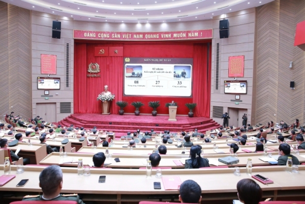 Theo lời Bác dạy - Đổi mới tư duy - Nâng cao tri thức - Chính quy hiện đại - Vì Đảng, vì dân