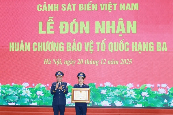 Cảnh sát biển thực hiện nhiệm vụ sẵn sàng chiến đấu, phòng chống thiên tai và chống khai thác IUU