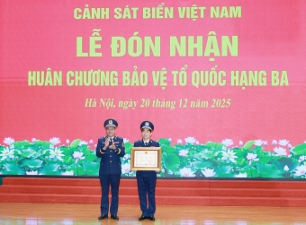 Cảnh sát biển thực hiện nhiệm vụ sẵn sàng chiến đấu, phòng chống thiên tai và chống khai thác IUU