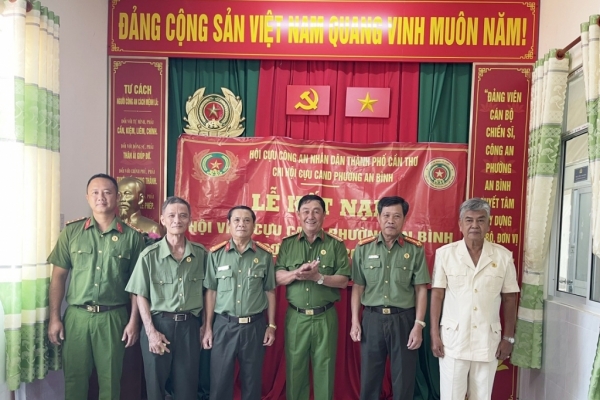 Cần Thơ: Các Chi hội Cựu CAND tổ chức lễ kết nạp hội viên mới