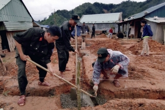 Luận điệu xảo trá, xuyên tạc “Chiến dịch Quang Trung” dựng lại nhà ở cho người dân vùng bão lũ