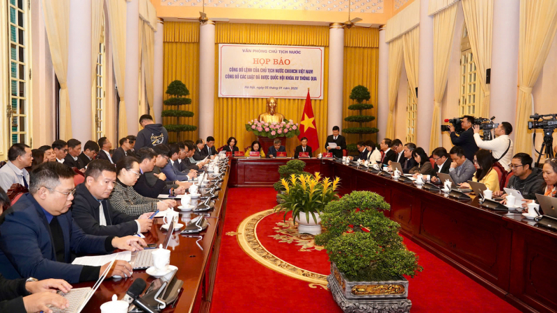 Công bố Lệnh của Chủ tịch nước về 13 Luật -0