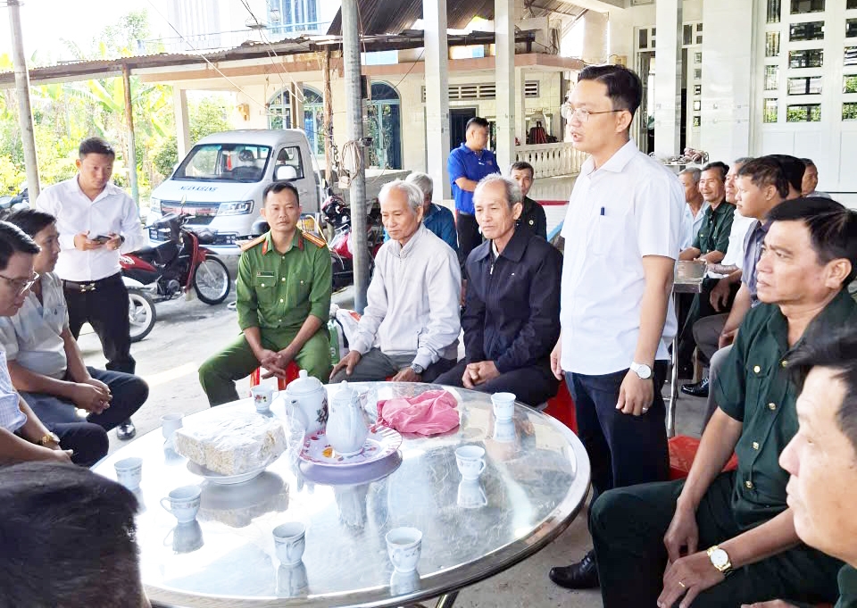 Cần Thơ: Chi hội Cựu CAND phường Thuận Hưng phối hợp vận động xây cầu phục vụ người dân