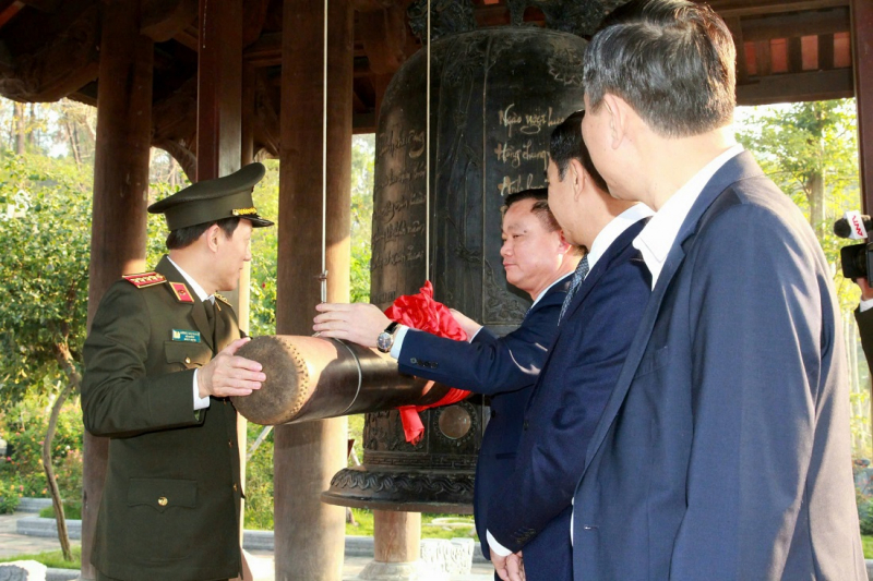 Bộ trưởng Lương Tam Quang dâng hoa, dâng hương tại Khu di tích Quốc gia đặc biệt Kim Liên -0