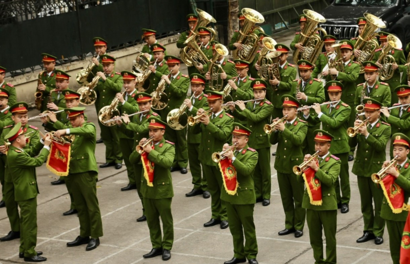 Dàn nhạc kèn CAND lớn nhất từ trước đến nay biểu diễn chào mừng Đại hội Đảng -9