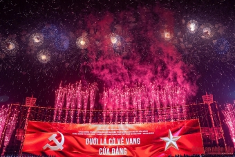“Dưới lá cờ vẻ vang của Đảng” – Bản hùng ca chào mừng thành công Đại hội XIV